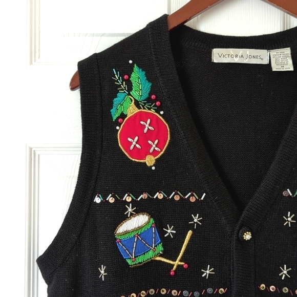 Victoria Jones 90's Vintage Embroidered & Beaded Holiday Sweater Vest Black M - Picture 3 of 9
